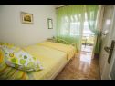 Appartamenti Arc - 5 M From Beach: A1 Green (2+2), A2 Yellow (2+2), A3 Red (2+2), SA4 Blue (2+2) Poljica (Marina) - Riviera Trogir  - Appartamento - A1 Green (2+2): la camera da letto