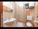Appartamenti Vin - 40 m from sea: A1 (4+1), A2 (2+2), A3 (2+2) Seget Donji - Riviera Trogir  - Appartamento - A2 (2+2): il bagno con la toilette