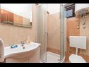 Appartamenti Vin - 40 m from sea: A1 (4+1), A2 (2+2), A3 (2+2) Seget Donji - Riviera Trogir  - Appartamento - A2 (2+2): il bagno con la toilette