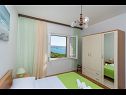 Appartamenti Vin - 40 m from sea: A1 (4+1), A2 (2+2), A3 (2+2) Seget Donji - Riviera Trogir  - Appartamento - A3 (2+2): la camera da letto