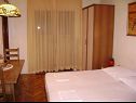 Appartamenti Ante - 60m from the sea: A1(2+3), A2(2+2), A4(6+2) Seget Donji - Riviera Trogir  - Appartamento - A1(2+3): la camera da letto