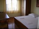 Appartamenti Ante - 60m from the sea: A1(2+3), A2(2+2), A4(6+2) Seget Donji - Riviera Trogir  - Appartamento - A4(6+2): la camera da letto