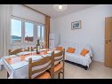 Appartamenti Vin - 40 m from sea: A1 (4+1), A2 (2+2), A3 (2+2) Seget Donji - Riviera Trogir  - Appartamento - A3 (2+2): la sala da pranzo
