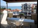 Appartamenti Milka - 100m from the sea A1(4), A2(2+1) Seget Donji - Riviera Trogir  - la terrazza comune