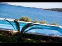 Appartamenti Rose - 30 m from the beach: A1(2+1), A2(2+1), A3(2+1), A4(2+1), A5(2+1) Seget Vranjica - Riviera Trogir  - la piscina