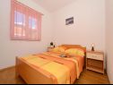 Appartamenti Žar - free parking A1(4+1), A2(2+2), A3(2+2), A4(4+1) Seget Vranjica - Riviera Trogir  - Appartamento - A1(4+1): la camera da letto