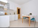 Appartamenti Žar - free parking A1(4+1), A2(2+2), A3(2+2), A4(4+1) Seget Vranjica - Riviera Trogir  - Appartamento - A2(2+2): la cucina con la sala da pranzo