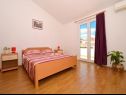 Appartamenti Žar - free parking A1(4+1), A2(2+2), A3(2+2), A4(4+1) Seget Vranjica - Riviera Trogir  - Appartamento - A4(4+1): la camera da letto
