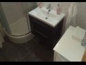 Appartamenti Ante - 80 m from sea: A1(4), A2(2+1) Seget Vranjica - Riviera Trogir  - Appartamento - A2(2+1): il bagno con la toilette
