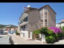 Appartamenti Snješka  - 20 m from the sea : A1(9), A2(6+2) Seget Vranjica - Riviera Trogir  - la casa