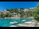Appartamenti Bosiljka - by the sea: A1(5), A2(5), SA3(2) Sevid - Riviera Trogir  - la vegetazione (casa e dintorni)