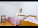 Appartamenti Bosiljka - by the sea: A1(5), A2(5), SA3(2) Sevid - Riviera Trogir  - Appartamento - A2(5): la camera da letto