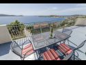 Appartamenti Mil - 80m from the sea A1(4+1), A2(2) Sevid - Riviera Trogir  - Appartamento - A1(4+1): il balcone