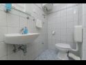 Appartamenti Mil - 80m from the sea A1(4+1), A2(2) Sevid - Riviera Trogir  - Appartamento - A2(2): il bagno con la toilette