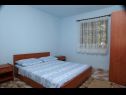 Appartamenti Barry - sea view and free parking : A1(2+2), A2(2+2), A3(2+2), A4(2+2) Sevid - Riviera Trogir  - Appartamento - A3(2+2): la camera da letto