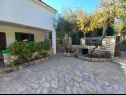 Casa vacanza Ivica - charming house next to the sea H(2+2) Sevid - Riviera Trogir  - Croazia - la terrazza comune