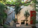 Appartamenti e camere Jare - in old town R1 zelena(2), A2 gornji (2+2) Trogir - Riviera Trogir  - la casa