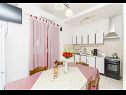 Appartamenti Rome - 70 m from sea: A1(6) Trogir - Riviera Trogir  - Appartamento - A1(6): la cucina con la sala da pranzo