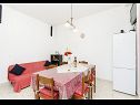 Appartamenti Rome - 70 m from sea: A1(6) Trogir - Riviera Trogir  - Appartamento - A1(6): il soggiorno
