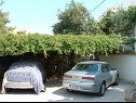 Appartamenti Sanda - 10 M from the beach : A1(6+1), A2(6+1) Trogir - Riviera Trogir  - il parcheggio