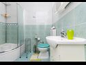 Appartamenti Rome - 70 m from sea: A1(6) Trogir - Riviera Trogir  - Appartamento - A1(6): il bagno con la toilette