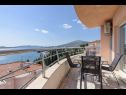 Appartamenti Pery - 2 bedroom sea view apartment: A1(4+1) Trogir - Riviera Trogir  - Appartamento - A1(4+1): il balcone
