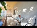 Appartamenti e camere Ivo - with garden: A1(2+2), R1(2+1), R2(2) Trogir - Riviera Trogir  - Appartamento - A1(2+2): la terrazza