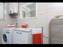 Appartamenti Maša - modern sea view apartment: A1(4+1) Trogir - Riviera Trogir  - Appartamento - A1(4+1): il bagno con la toilette