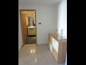 Appartamenti Davorka - 50m from the sea A1(2+2), A2(2+2) Trogir - Riviera Trogir  - Appartamento - A1(2+2): il corridoio
