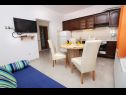 Appartamenti Davorka - 50m from the sea A1(2+2), A2(2+2) Trogir - Riviera Trogir  - Appartamento - A2(2+2): la cucina con la sala da pranzo