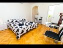 Appartamenti Iva - 150m from the beach: A1(4), A3(3), SA2(2) Trogir - Riviera Trogir  - Studio appartamento - SA2(2): la camera da letto