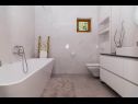 Appartamenti Tom - panoramic sea view: A1(6) Trogir - Riviera Trogir  - Appartamento - A1(6): il bagno con la toilette
