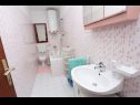 Appartamenti Mare - comfortable apartment : A1(5), A2(5) Trogir - Riviera Trogir  - Appartamento - A2(5): il bagno con la toilette
