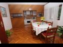 Appartamenti Mare - comfortable apartment : A1(5), A2(5) Trogir - Riviera Trogir  - Appartamento - A2(5): la cucina con la sala da pranzo