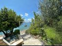 Appartamenti Mihaela - sea view : A1(5+1), A2(4), SA3(2) Trogir - Riviera Trogir  - il cortile (casa e dintorni)