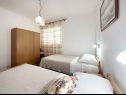 Appartamenti Mihaela - sea view : A1(5+1), A2(4), SA3(2) Trogir - Riviera Trogir  - Appartamento - A2(4): la camera da letto