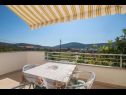 Appartamenti Mari - barbecue: A1Lile (4), A2Lile (2+2) Vinisce - Riviera Trogir  - Appartamento - A2Lile (2+2): il balcone