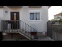 Appartamenti Branko - close to the sea : A1(4+1) Vinisce - Riviera Trogir  - la casa