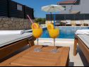 Casa vacanza More - garden shower: H(10+2) Vinisce - Riviera Trogir  - Croazia - il dettaglio