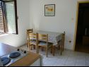 Appartamenti Fran - 30 m from sea : A1-veliki(5), A2-mali(3) Vinisce - Riviera Trogir  - Appartamento - A2-mali(3): la cucina con la sala da pranzo