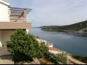Appartamenti Ljubi - 20 m from beach: A1(4+1), A2 Crveni(2+2), A3 Zeleni(2+2) Vinisce - Riviera Trogir  - la casa