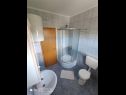 Appartamenti Antonija - fitness: SA1(2), A2(2+2), SA3(2+1), A4(2+2) Vinisce - Riviera Trogir  - Appartamento - A2(2+2): il bagno con la toilette