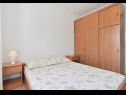 Appartamenti Josi - 150 m from sea: A1(4+1), A2(4+1), A4(4+1) Vinisce - Riviera Trogir  - Appartamento - A1(4+1): la camera da letto