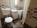 Appartamenti Srđan - 10 m from the beach : A1(4), A2(2+1), A3(4+1) Vinisce - Riviera Trogir  - Appartamento - A1(4): il bagno con la toilette