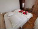 Appartamenti Srđan - 10 m from the beach : A1(4), A2(2+1), A3(4+1) Vinisce - Riviera Trogir  - Appartamento - A2(2+1): la camera da letto