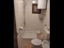Appartamenti Ivan  - 15 m from beach: A1(7), SA2(2), A3(2+1) Vinisce - Riviera Trogir  - Studio appartamento - SA2(2): il bagno con la toilette