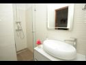 Appartamenti Rada - 150 m from the sea: A1(6), A3(4), A4(5) Muline - Isola di Ugljan  - Appartamento - A1(6): il bagno con la toilette