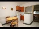 Appartamenti Kostarina A1(2+1), A2(2+1), A3(2+1) Preko - Isola di Ugljan  - Appartamento - A1(2+1): la cucina con la sala da pranzo