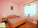 Appartamenti MiMa - 150 m from the beach: A1(2+2), A3(5), A2(2+2) Susica - Isola di Ugljan  - Appartamento - A2(2+2): la camera da letto