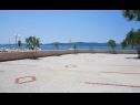 Appartamenti Sor - on the beach: SA1(2+1), A1(4+1), A2(2+2), A3(2+2) Bibinje - Riviera Zadar  - il parcheggio (casa e dintorni)